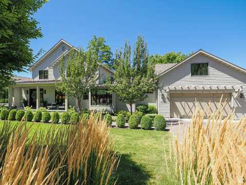 4760 S 2555 E, Holladay, UT 84117