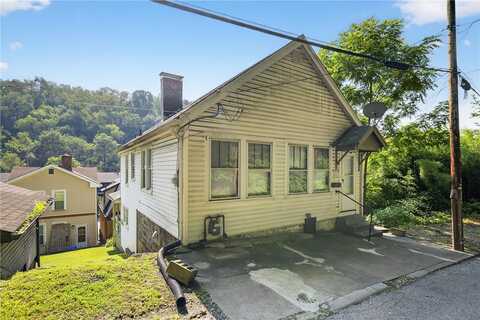 558 Stewart St, Turtle Creek, PA 15145