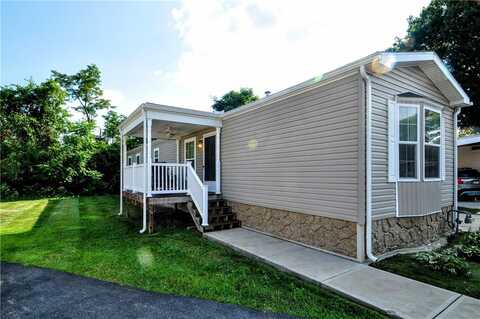 10 Roundtop Dr, Finleyville, PA 15332
