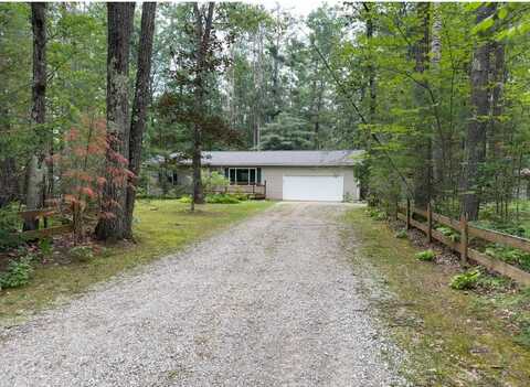 3566 Cobb Lane, Lewiston, MI 49756