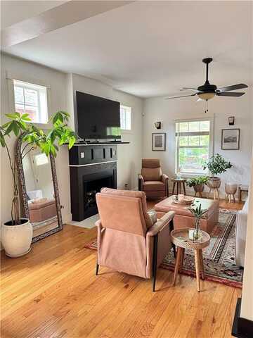 1792 Best Friend LN, Fayetteville, AR 72704