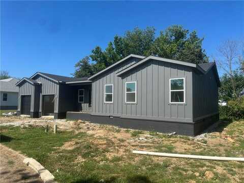 825-00623-021 (to be 202) Forest AVE, Green Forest, AR 72638