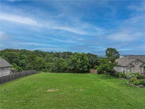 8 W Bluff LN, Holiday Island, AR 72631