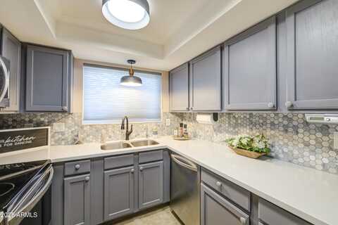 2315 W UNION HILLS Drive, Phoenix, AZ 85027