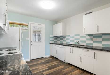 1245 W 4th Street, Tempe, AZ 85281