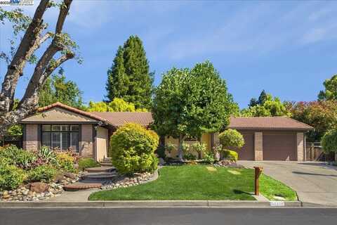 112 Baldwin Dr, Danville, CA 94526