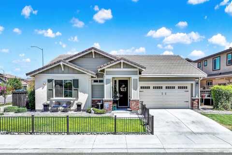901 Goldfinch Circle, Vacaville, CA 95688