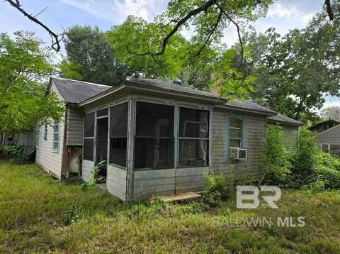 2001 N Gimon Circle, Mobile, AL 36605