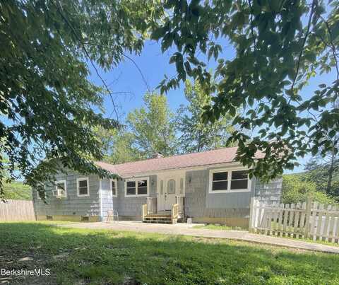 67 Gulf Rd, Lanesborough, MA 01237