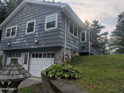 67 Gulf Rd, Lanesborough, MA 01237