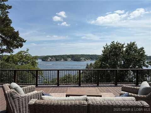 616 Black Hawk Road, Lake Ozark, MO 65049