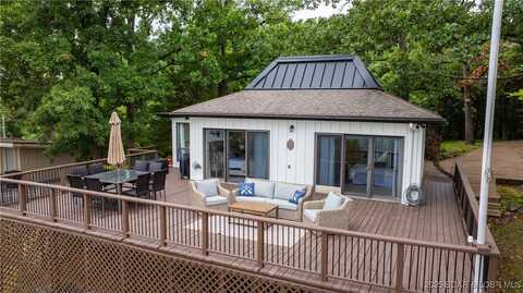 616 Black Hawk Road, Lake Ozark, MO 65049