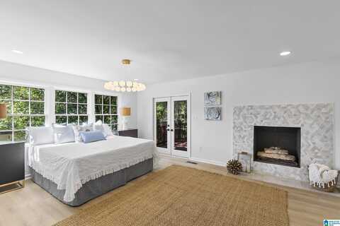 2225 LYNNCHESTER CIRCLE, HOOVER, AL 35216