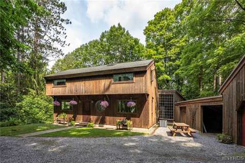 2054 Center St Street, Aurora, NY 14052