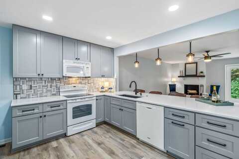 2379 Parkview Drive, Grove City, OH 43123