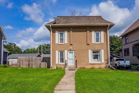525 6th Street, Nevada, IA 50201