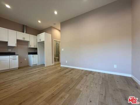 10212 Kalua Dr, Sunland, CA 91040