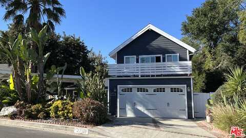 22111 Independencia St, Woodland Hills, CA 91364