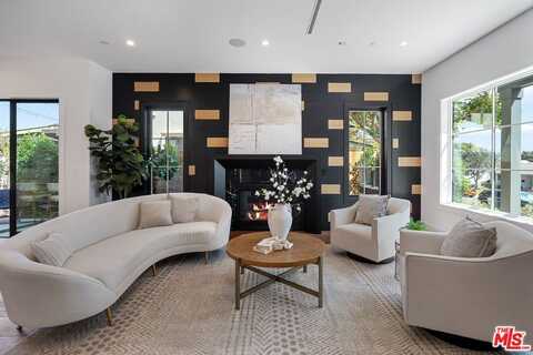 8025 Stewart Ave, Los Angeles, CA 90045