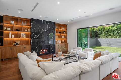 8025 Stewart Ave, Los Angeles, CA 90045
