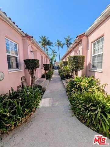 7922 S New Hampshire Ave, Los Angeles, CA 90044