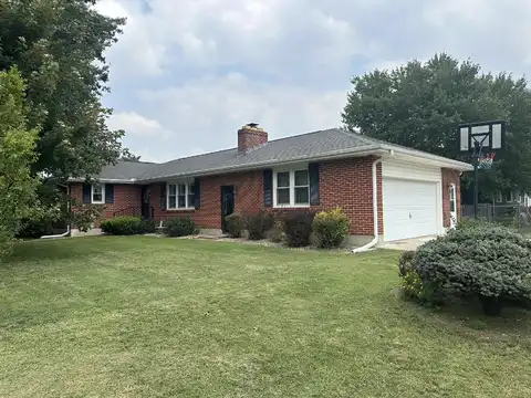 1324 Highland Ct., Marshall, MO 65340