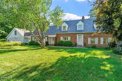 664 St Davids Lane, Niskayuna, NY 12309