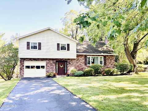 8 Knolls Road, Niskayuna, NY 12309