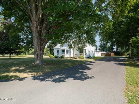 26 Eichybush Road, Kinderhook Village, NY 12106