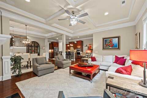 703 English Tudor Lane, Charlotte, NC 28211