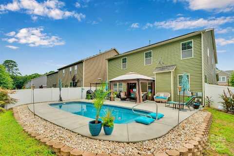 10108 Michael Crossing Drive, Charlotte, NC 28213
