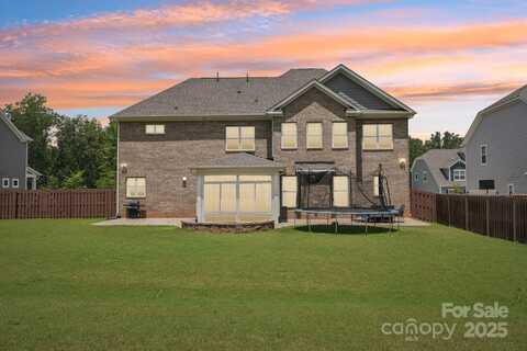 809 Brown Creek Drive, Matthews, NC 28104