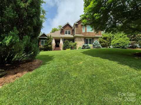 112 Twin Courts Drive, Weaverville, NC 28787