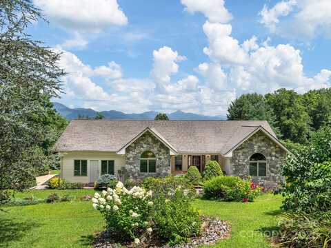 657 Evergreen Farm Circle, Waynesville, NC 28786