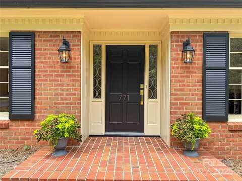 771 9th Street NW, Hickory, NC 28601