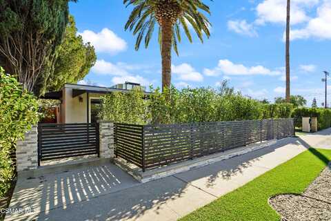 7804 Kentland Avenue, West Hills, CA 91304
