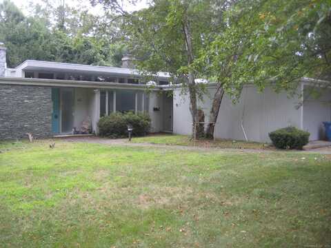 62 Mohegan Road, Norwich, CT 06360
