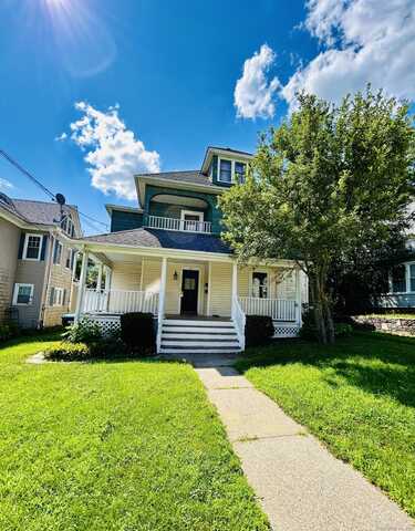 27 Pleasant Street, Putnam, CT 06260