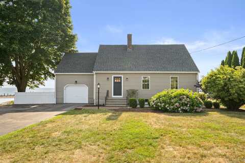 25 Division Street, Waterford, CT 06385