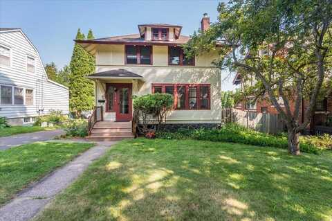 2108 Lakeview Dr, Duluth, MN 55803