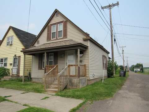 1013 N 8th St, Superior, WI 54880