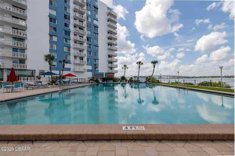 935 N Halifax Avenue N, Daytona Beach, FL 32118