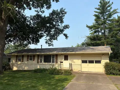 411 N J Street, Indianola, IA 50125