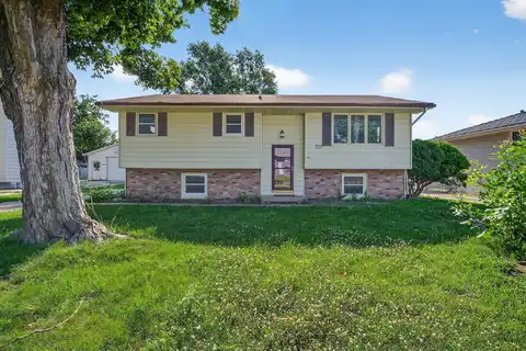 1304 Skylane Drive, Norwalk, IA 50211