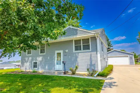 1716 S 4th Avenue E, Newton, IA 50208
