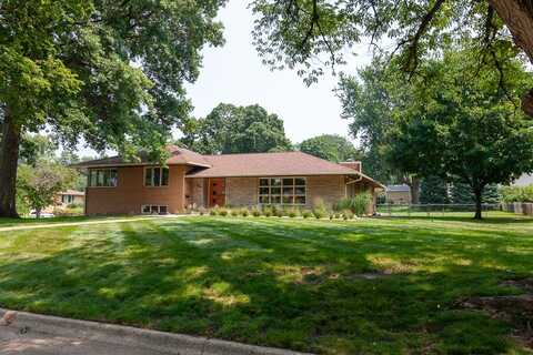 4055 42nd Street, Des Moines, IA 50310