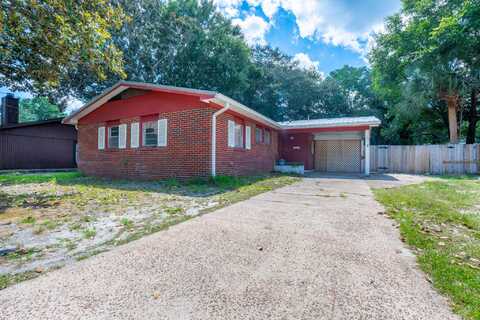 133 NW Robinwood Drive, Fort Walton Beach, FL 32548