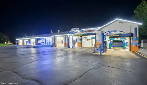 731 Midwest Court, Freeport, IL 61032
