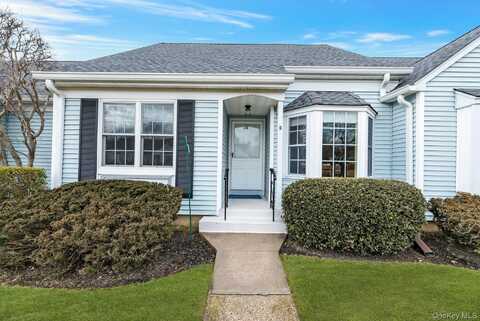 2555 Youngs Avenue 4D, Southold, NY 11971