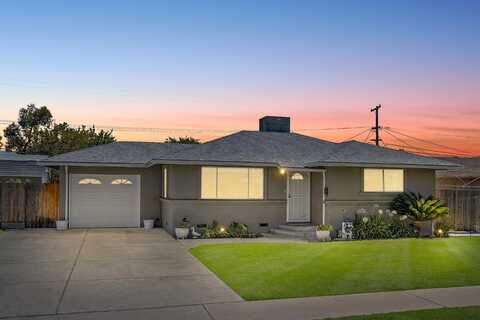 1805 Griffith Way W, Fresno, CA 93705